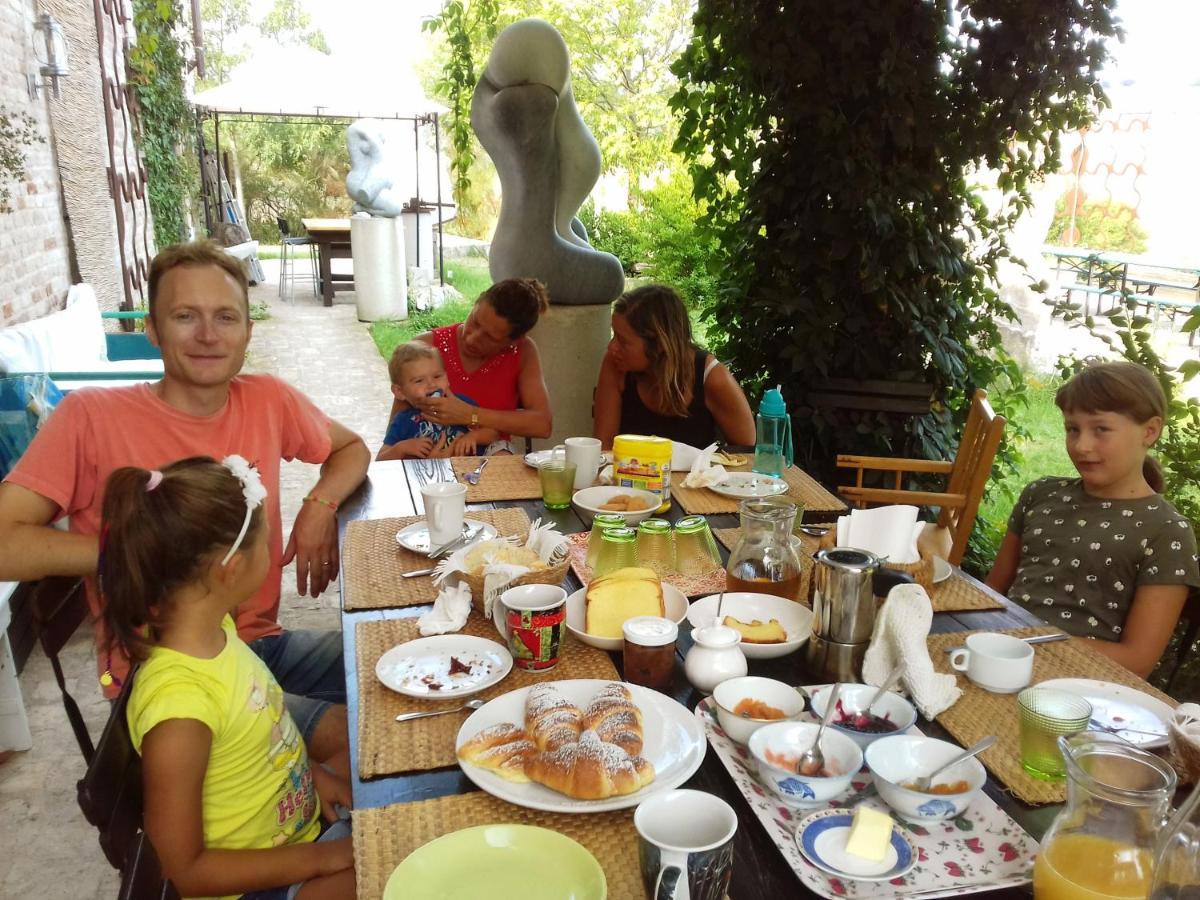 "La Casa Degli Ulivi Art B&B" Trecastelli Zewnętrze zdjęcie